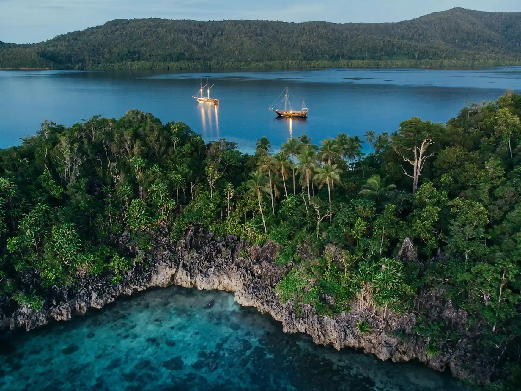 How to Choose a Raja Ampat Charter Broker